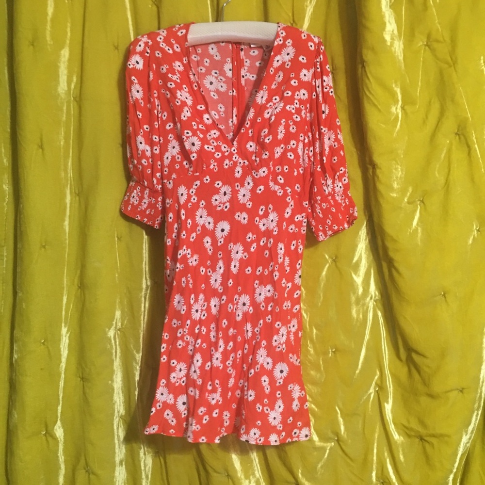 ♥️NWT Rixo Red Daisy Printrd Babydoll Dress - Picture 4 of 5